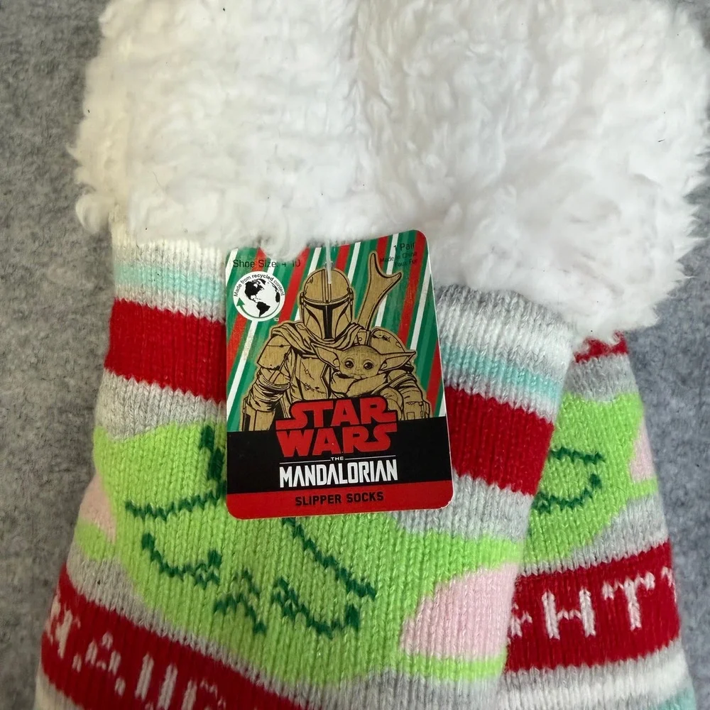 Star Wars The Mandalorian Grogu Naughty or Nice Slipper Socks Red Grey 4-10